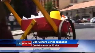 Uruapan, Mich.- Don Genaro vende raspados desde hace 71 años.