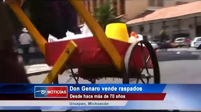 Uruapan, Mich.- Don Genaro vende raspados desde hace 71 años.