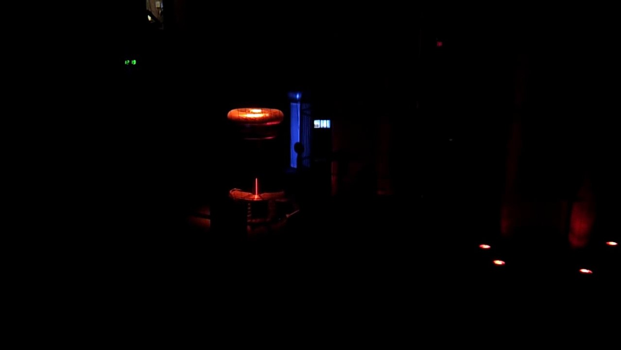 Electricity - Tesla coils playing music