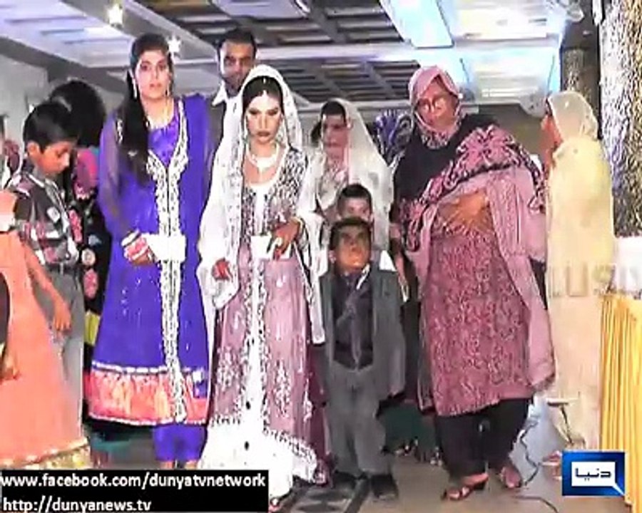 تین فٹ کا دلہا، پانچ فٹ کی دلہن کو بیاہ لے گیا