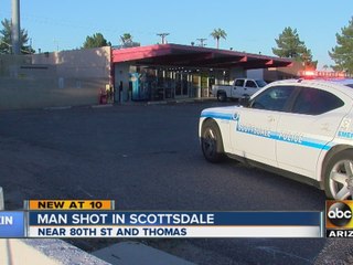 Man walks into food mart with gunshot wound