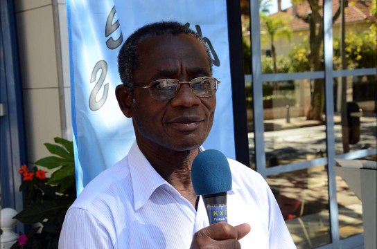 Salon Auteurs Régionaux Plumes d'Azur Hyères 2015 - Interview Pierre Gbolo - 720p