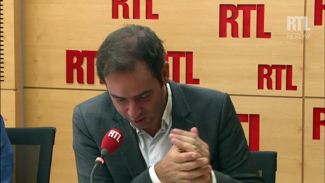 Tanguy Pastureau : Valls fait du tourisme au Japon