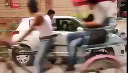 ہاہاہاہا کیا بندہ ہے یار یہ