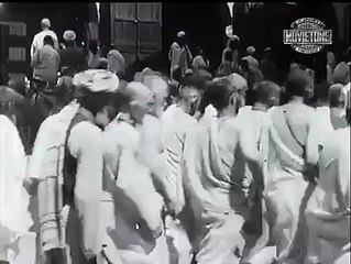 ১৯৫৪ সালের পবিত্র হজ্জ পালনের দুর্লভ একটি ভিডিও ( সুবাহানআল্লাহ)