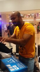 taimoor jaffar live sing and plying piano