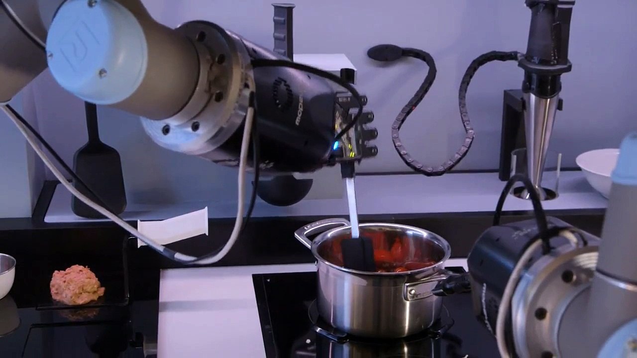 World's first robotic kitchen will debut in 2017