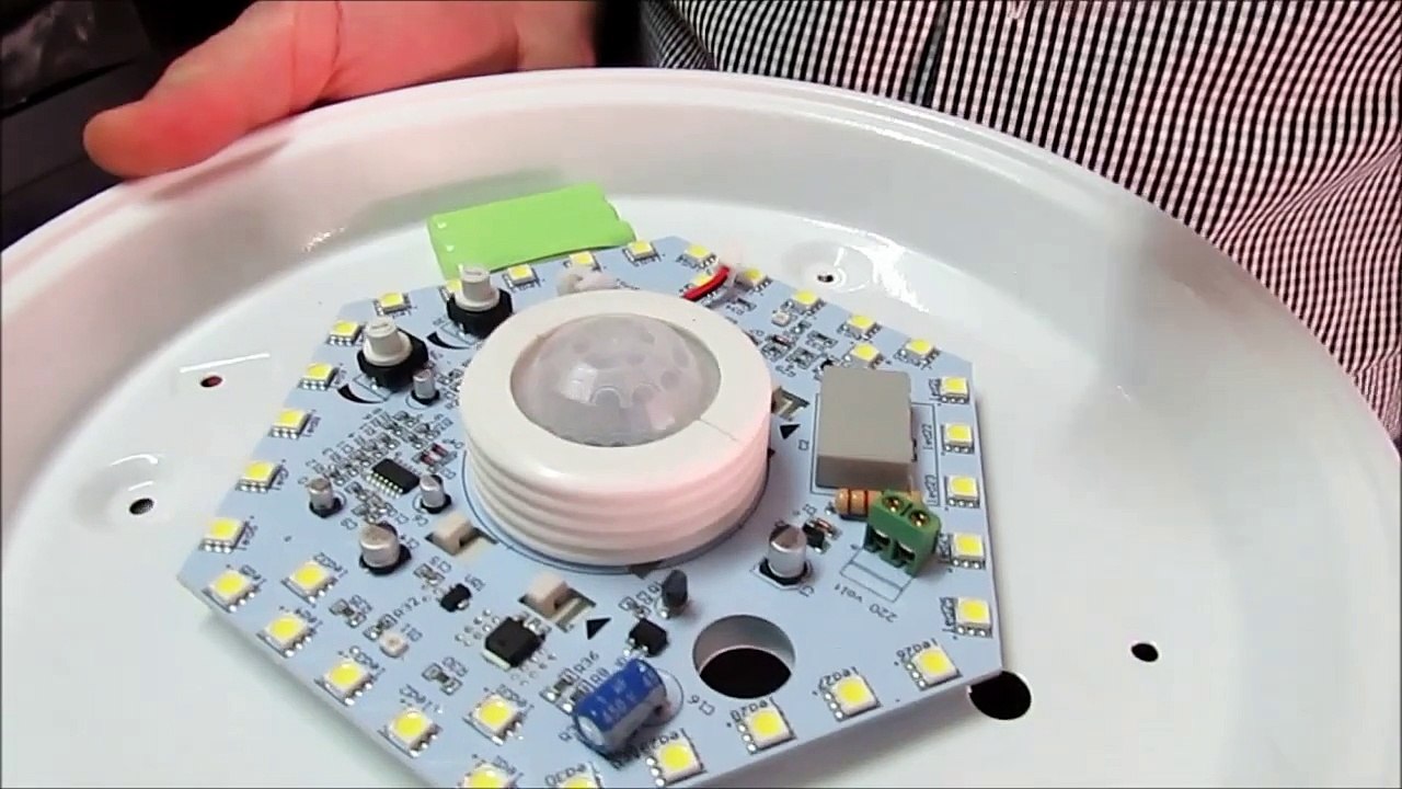 Türkiye'de ilk ve tek Hareket sensörlü Led'li tavan armatürü ile ampul değiştirmeye son