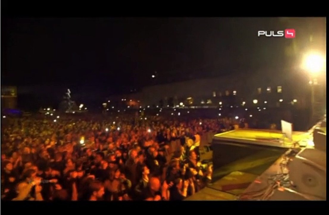 Conchita - Voices for refugees, Vienna 3.10.2015 - performance intera