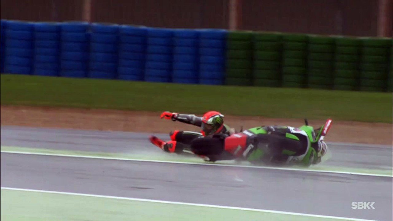 Crazy crashes during rain-interrupted qualifying