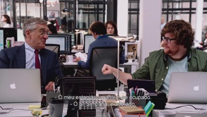 O Estagiário - Trailer Legendado Português