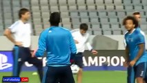 Gracioso movimiento de Cristiano Ronaldo que hizo reir a los jugadores en el rondo del Rea