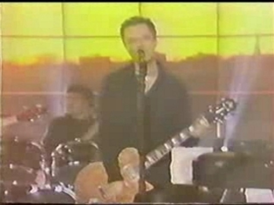 Qu'est-ce qui fait... - Ange Etrange