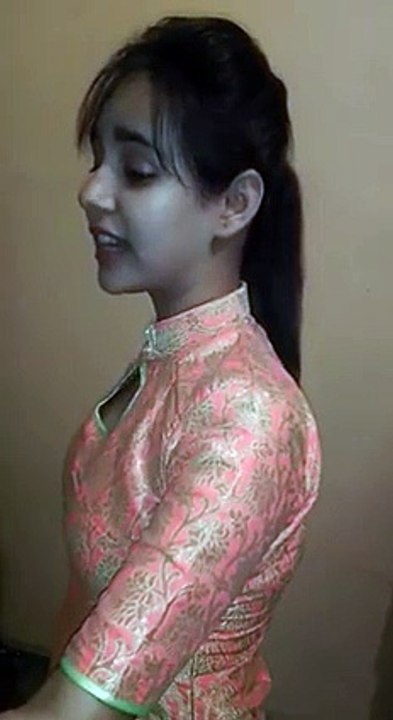 Beautiful Punjabi Girl sing Beautiful Punjabi Song   | Awlla Inc.