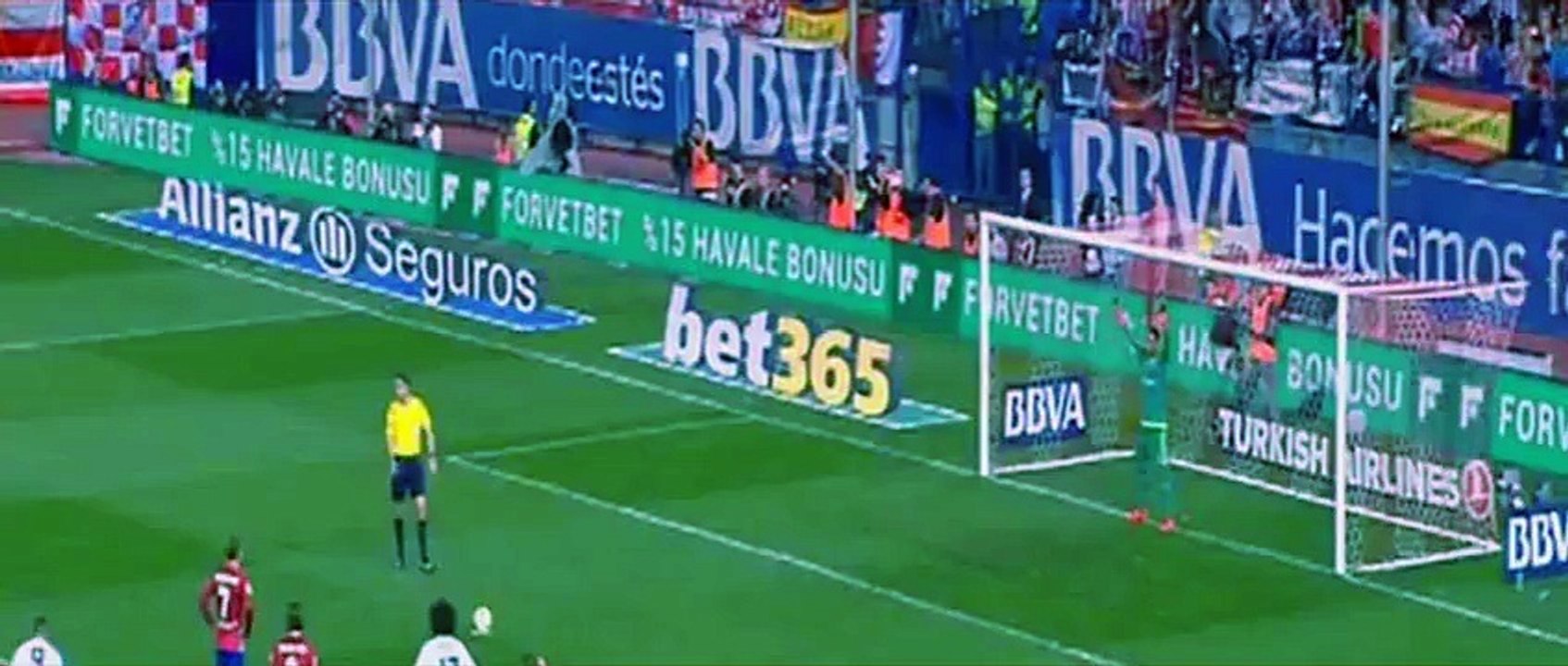 Keylor Navas Fantastic  Penalty Save vs Griezmann - Atletico Madrid vs Real Madrid ( La Liga ) 2015