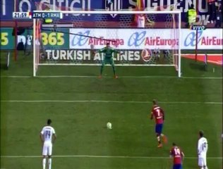 Navas le detiene el penal Antoine Griezmann