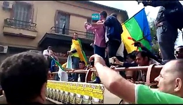 La marche populaire du 03/10/2015 organisée par le bureau régional de TIZI OUZOU (Kabylie)