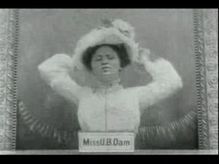 1905 - Whole Dam Family and the Dam Dog