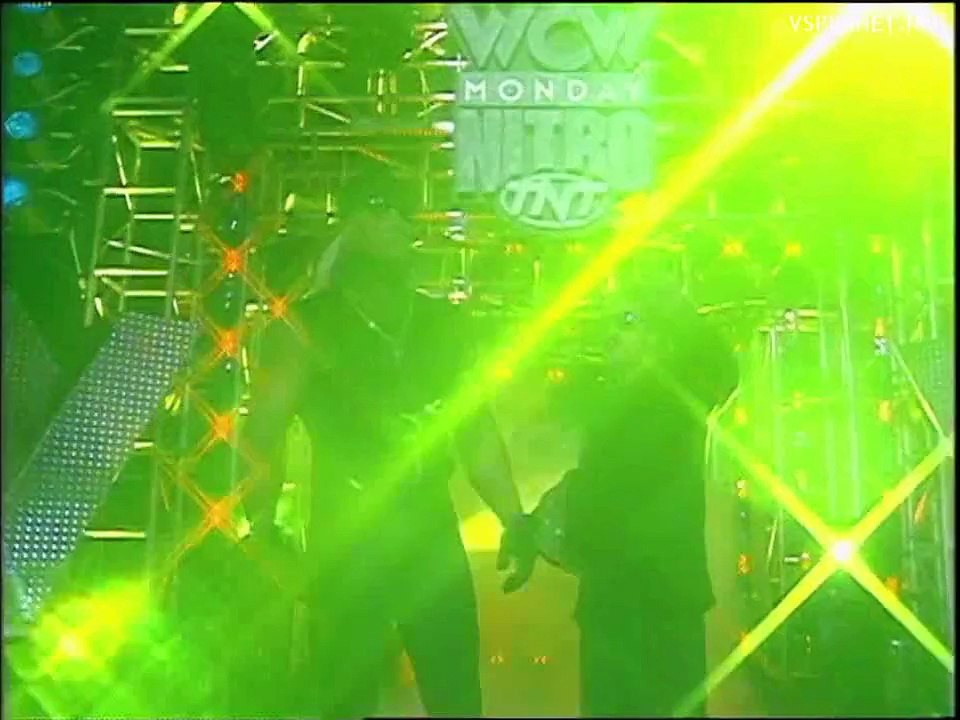 Hulk Hogan with no Mustache @ WCW Monday Nitro 09.10.1995