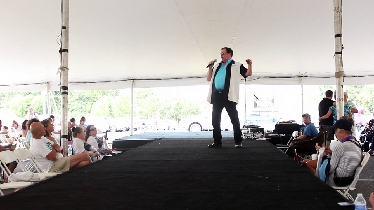 Tom Fulcher sings 'Life Is Good Shout It Out' Elvis Week 2015