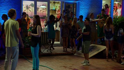 Pitch Perfect 2: Bumper Arrives at Treble Party