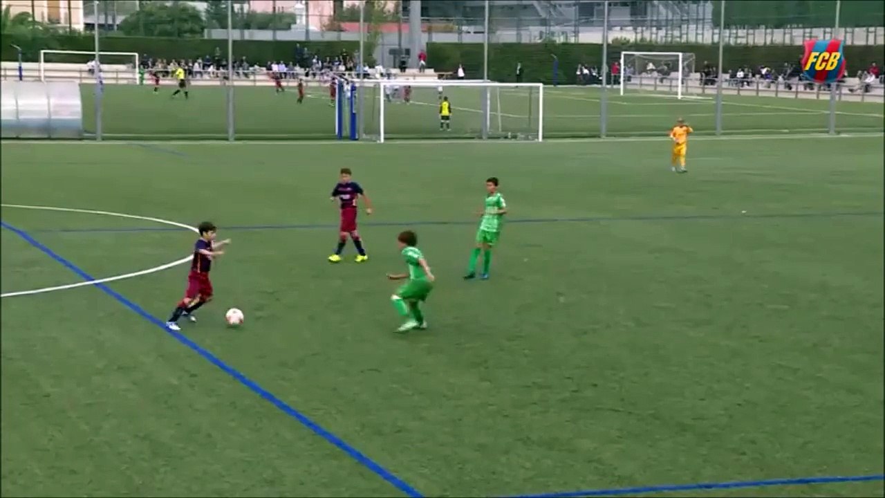 Incredible goal scored by junior team U12 Barça