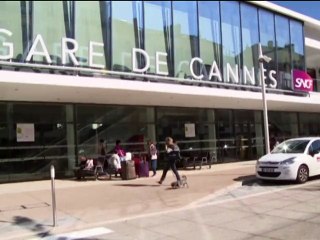 Déluge sur la Côte d'Azur: recherche des 4 derniers disparus et grand nettoyage