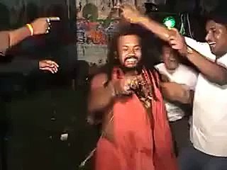 اس پنڈت کا ناچ چیک کریں