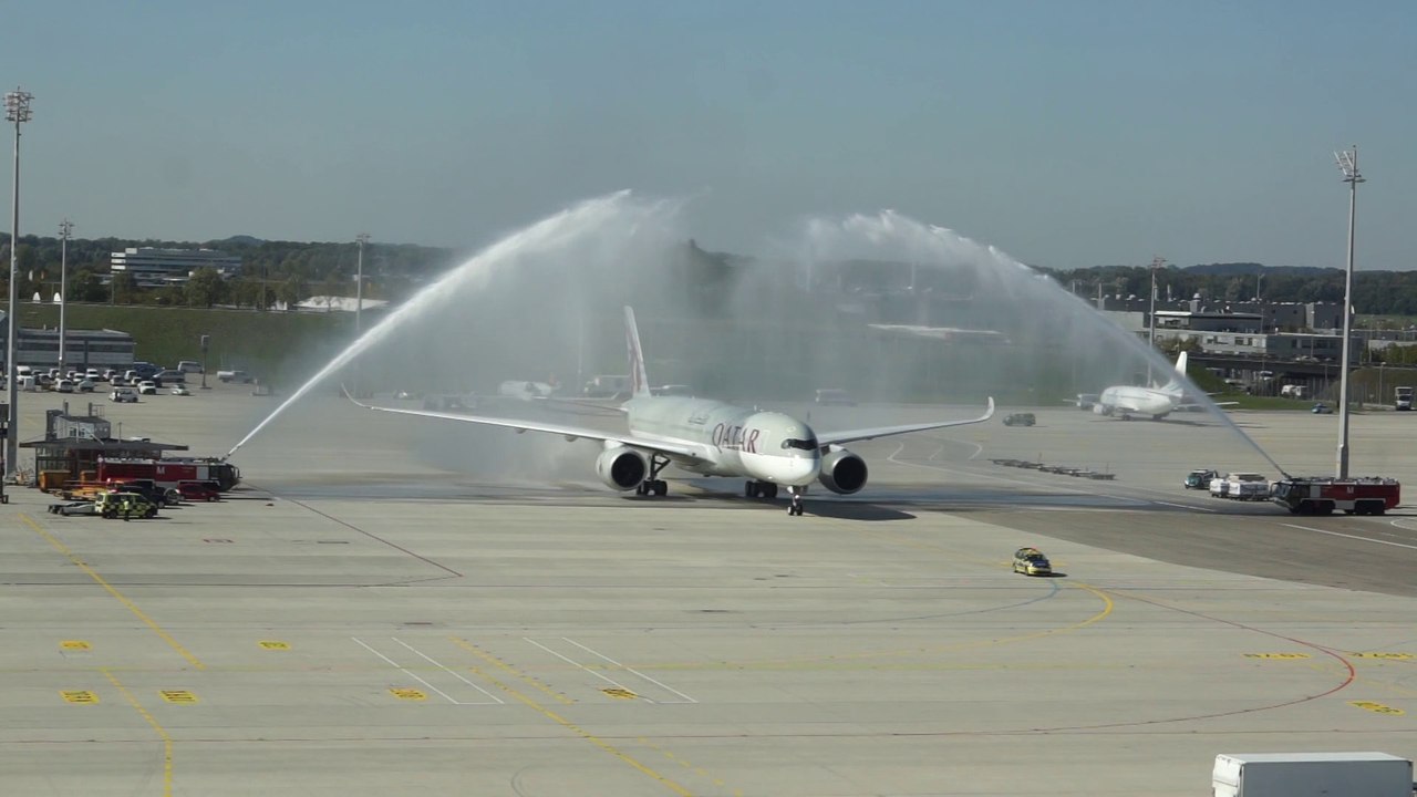 Qatar Airways A350 XWB Wassertaufe / Arch of water ceremony @ Munich Airport