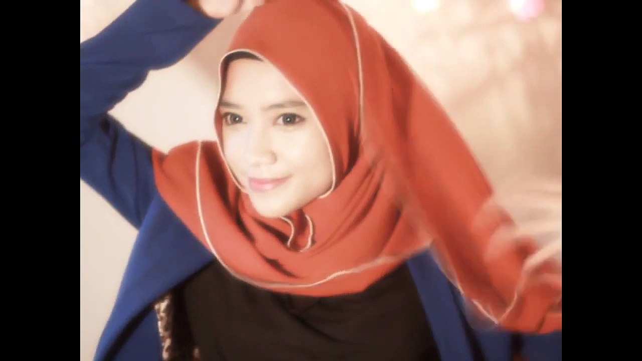 3 in 1 Shawl Style feat. Button Shawl from Liz Amon -