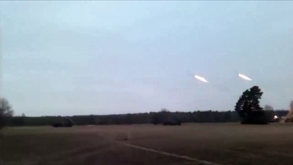 Un lancement de centaines de missiles tout à fait terrifiant !