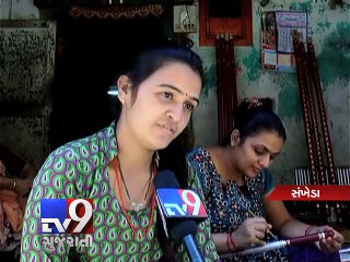 Sankheda residents earn living by crafting 'dandiyas' for Navratri - Tv9 Gujarati