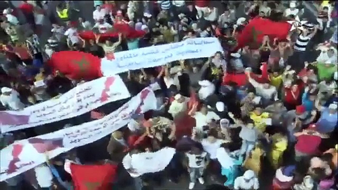 عشرات الآلاف من المواطنين في وقفة احتجاجية أمام سفارة السويد بالرباط احتجاجا على موقفها بشأن قضية الصحراء المغربية /4-10