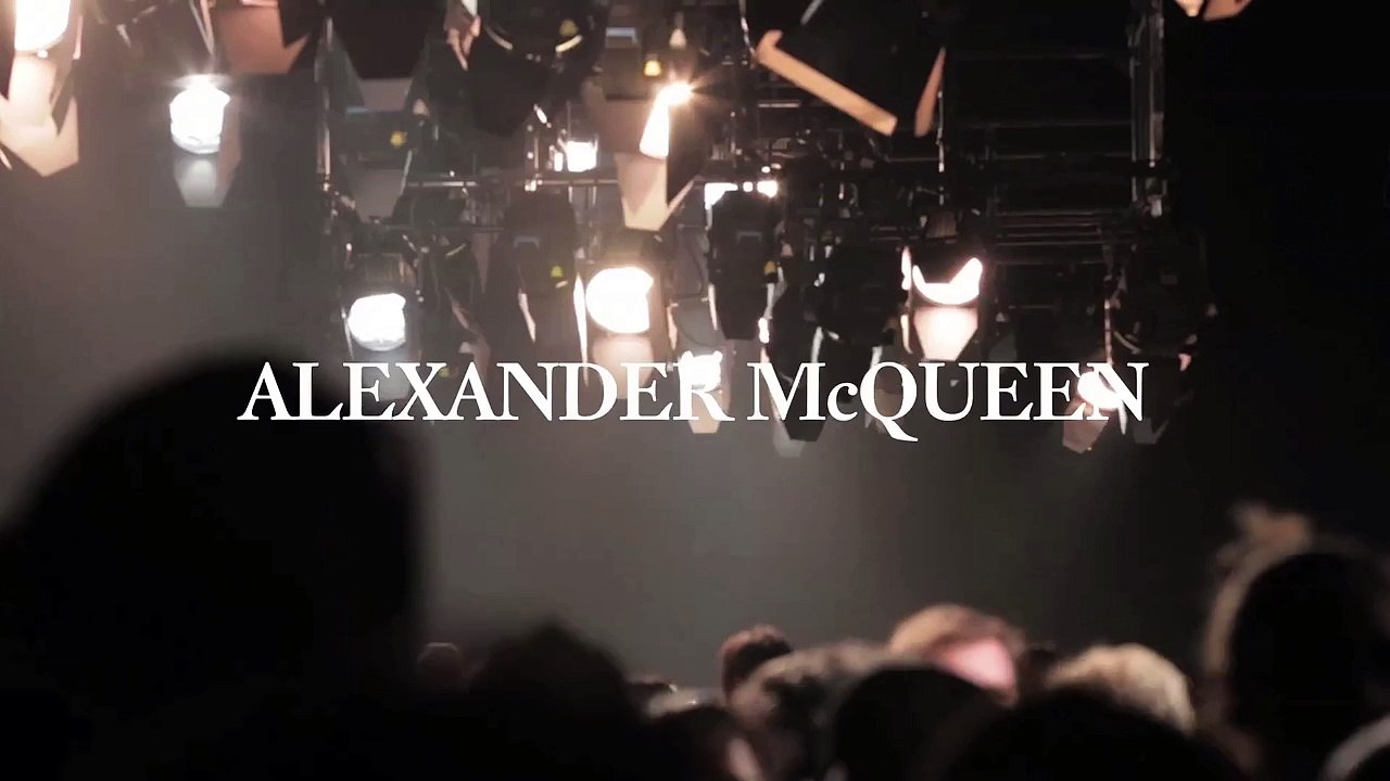 Le défilé Alexander McQueen printemps-été 2016