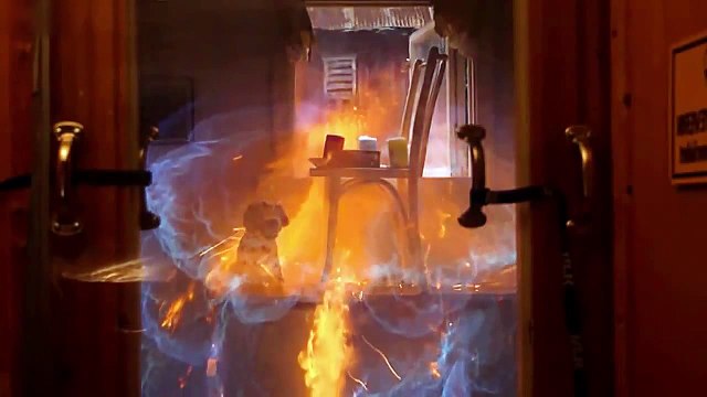 Explosion de gaz dans une cuisine filmée en slow motion