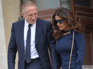 Exclu Vidéo : François-Henri Pinault et Salma Hayek : un couple très complice au défilé Stella McCartney !