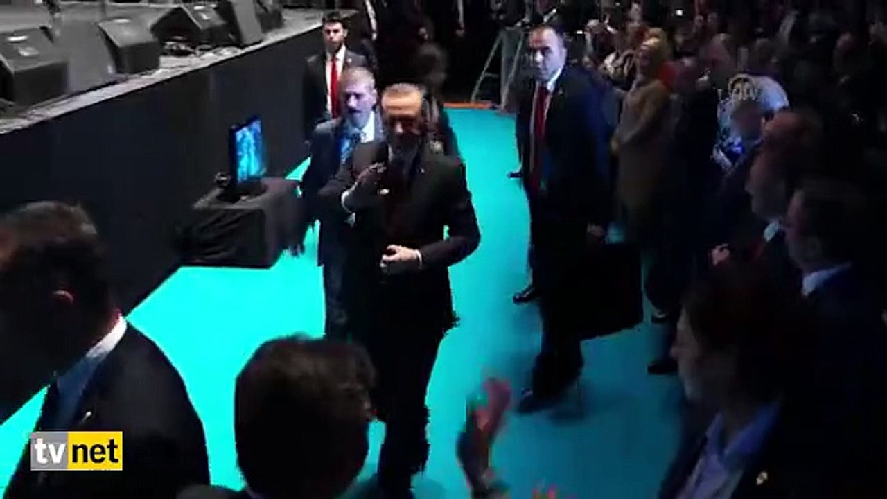 Erdoğan Fransa'da Sahneye Bu Türküyle Çıktı