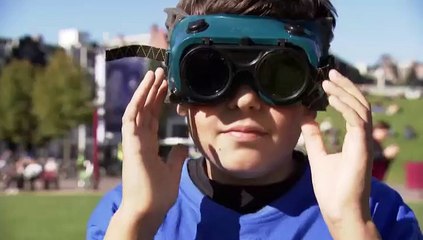 Voetballen in het donker is wel moeilijk - RTV Noord