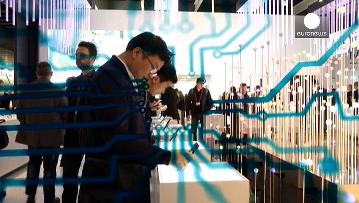 Video Il sogno del telefonino infrangibile