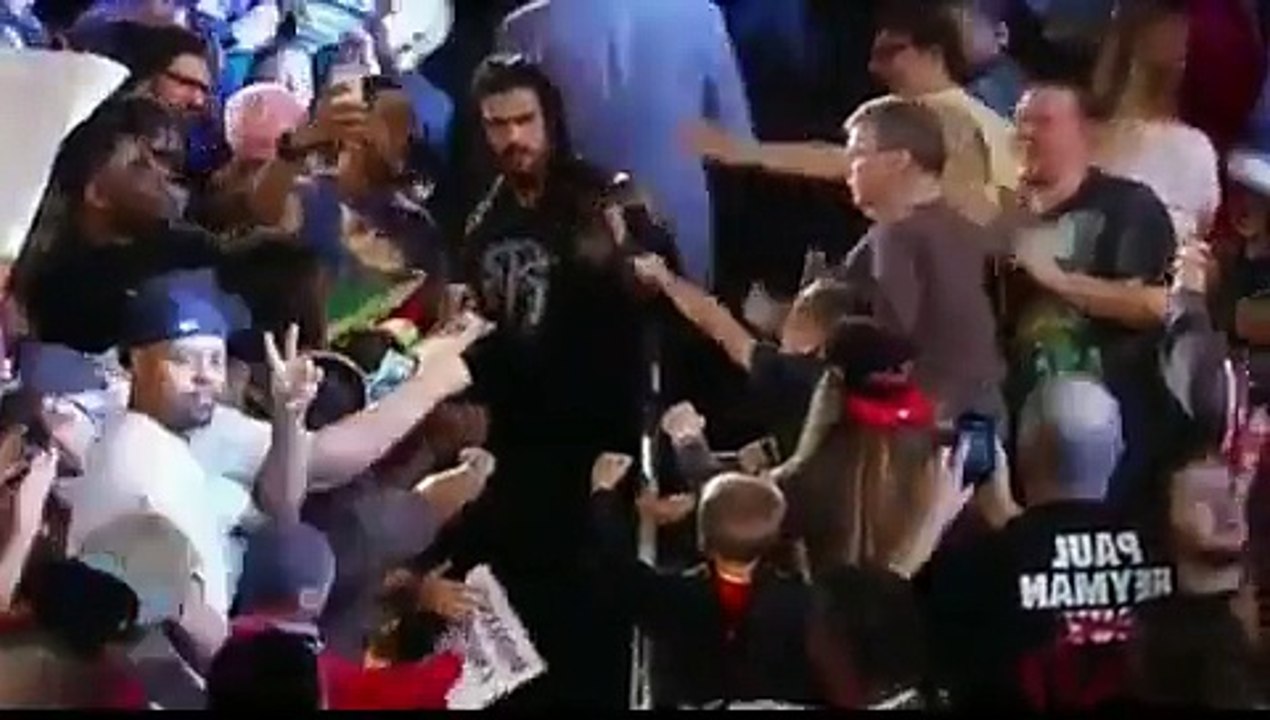 Roman Reigns vs Bray Wyatt - WWE RAW 2 NOVEMBER 2015