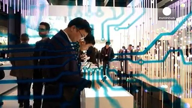 Разработка новых материалов для дисплеев смартфонов