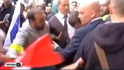 Air France yöneticilerine saldırı