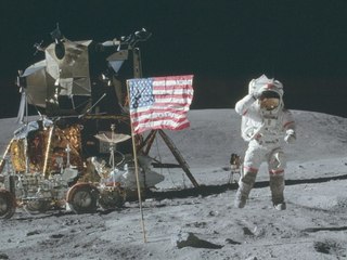 NASA Shares 8,000 New Photos From Apollo Missions
