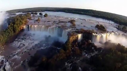 ПОТРЯСАЮЩЕЕ ЗРЕЛИЩЕ!КАСКАД ВОДОПАДОВ ИГУАСУ!