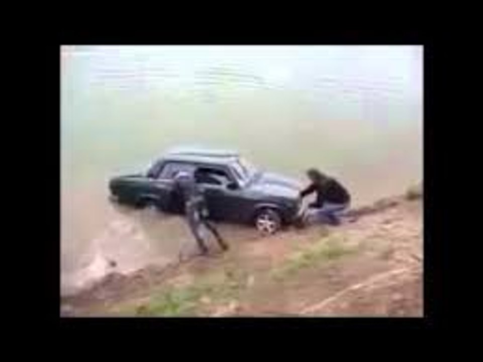 heart- breaking -news-Car-riding-tone-to-fall-into-the-river-