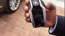 WTF j'ai jamais vu commande une BMW avec une télécommande