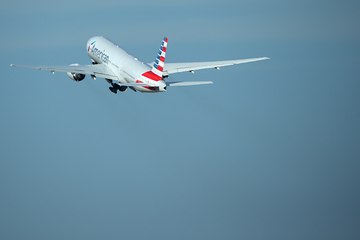 American Airlines Capt. died of a heart-attack mid-flight