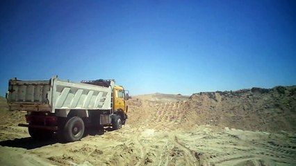 مشهد لأعمال الحفر والتكريك بالقطاع الجنوبي بقناة السويس الجديدة مايو 2015