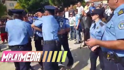 Kryeministri Mustafa sulmohet me veze ne Podujeve