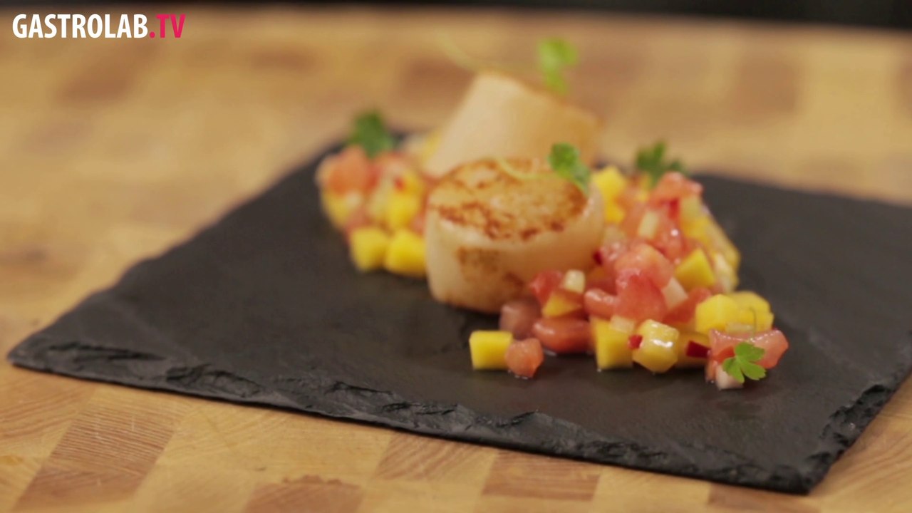How to Make Scallops with Mango Salsa